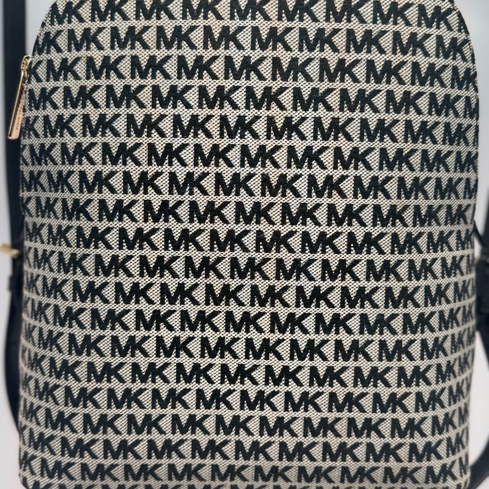 Michael Kors Backpack Cindy~NWT - Picture 2 of 11